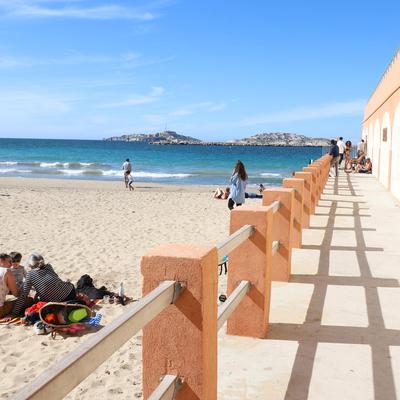 Bilan et évolution du tourisme balnéaire en Provence en 2025